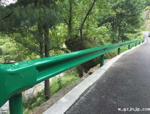 高速公路护栏板